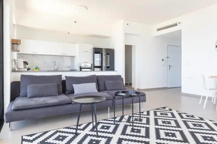 Oַ&O Group- Luxury Apt Tower Best Sea View Bat Jam Exteriér fotografie
