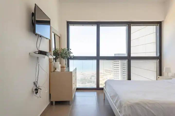 Oַ&O Group- Luxury Apt Tower Best Sea View Bat Jam Exteriér fotografie