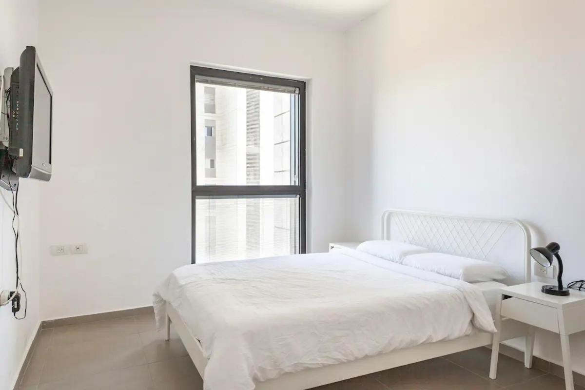 Oַ&O Group- Luxury Apt Tower Best Sea View Bat Jam Exteriér fotografie