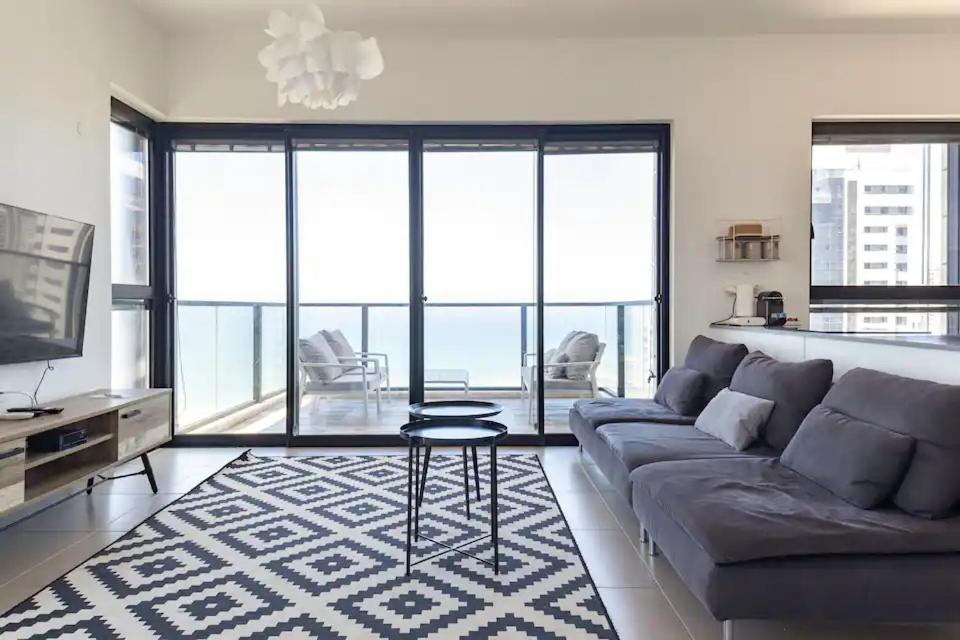 Oַ&O Group- Luxury Apt Tower Best Sea View Bat Jam Exteriér fotografie