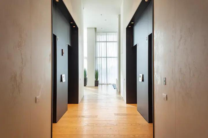 Oַ&O Group- Luxury Apt Tower Best Sea View Bat Jam Exteriér fotografie