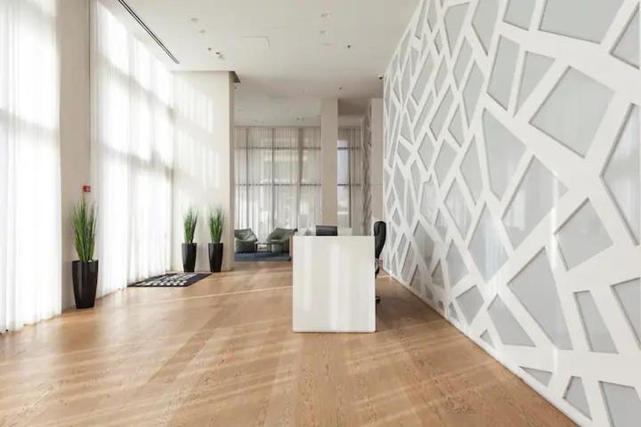Oַ&O Group- Luxury Apt Tower Best Sea View Bat Jam Exteriér fotografie