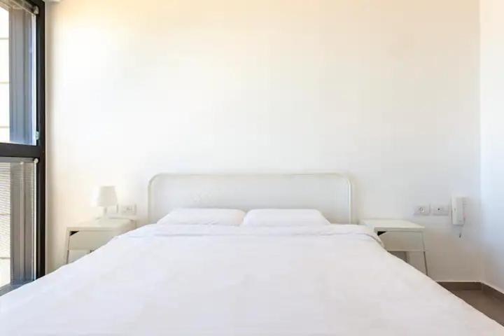 Oַ&O Group- Luxury Apt Tower Best Sea View Bat Jam Exteriér fotografie