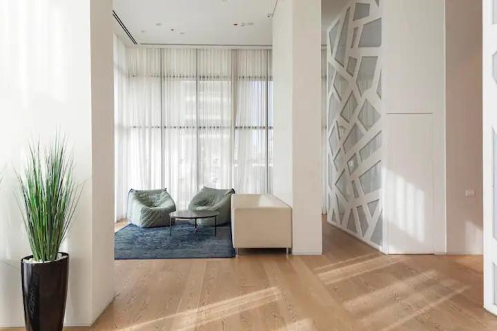 Oַ&O Group- Luxury Apt Tower Best Sea View Bat Jam Exteriér fotografie