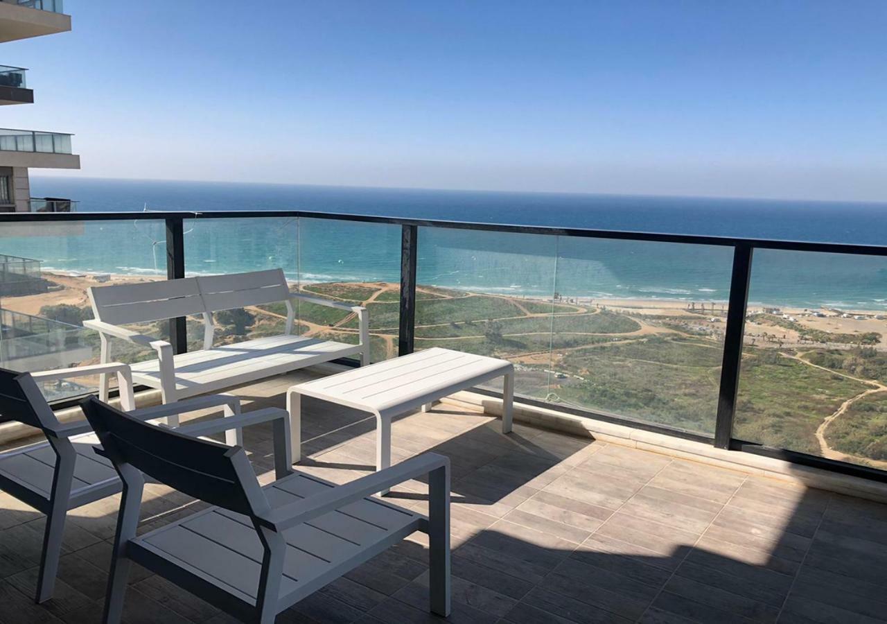 Oַ&O Group- Luxury Apt Tower Best Sea View Bat Jam Exteriér fotografie